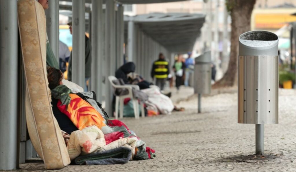 Promulgada lei que cria programa para retorno de pessoas em situação de rua ao estado de origem na Paraíba