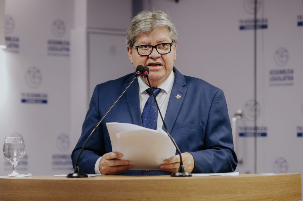 João Azevêdo presta contas da gestão nesta quarta (1°), à véspera da renúncia