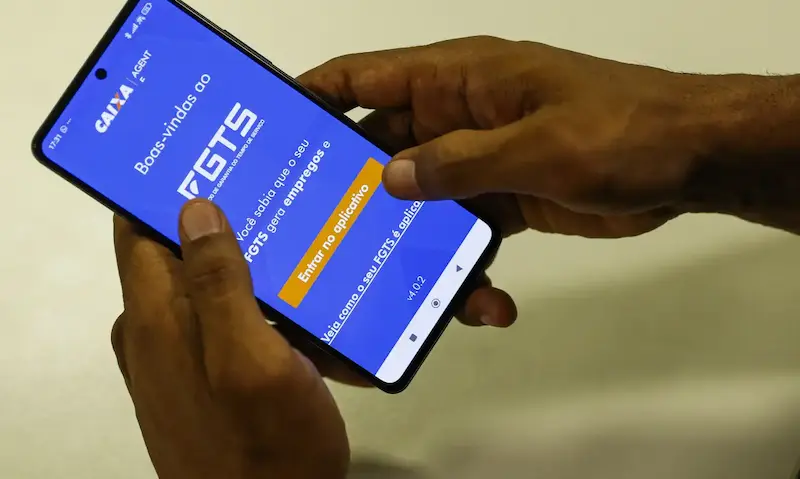 Governo avalia uso do FGTS para quitar dívidas