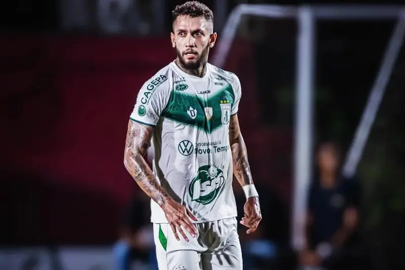 Sousa confirma retornos e baixas para a sequência da temporada