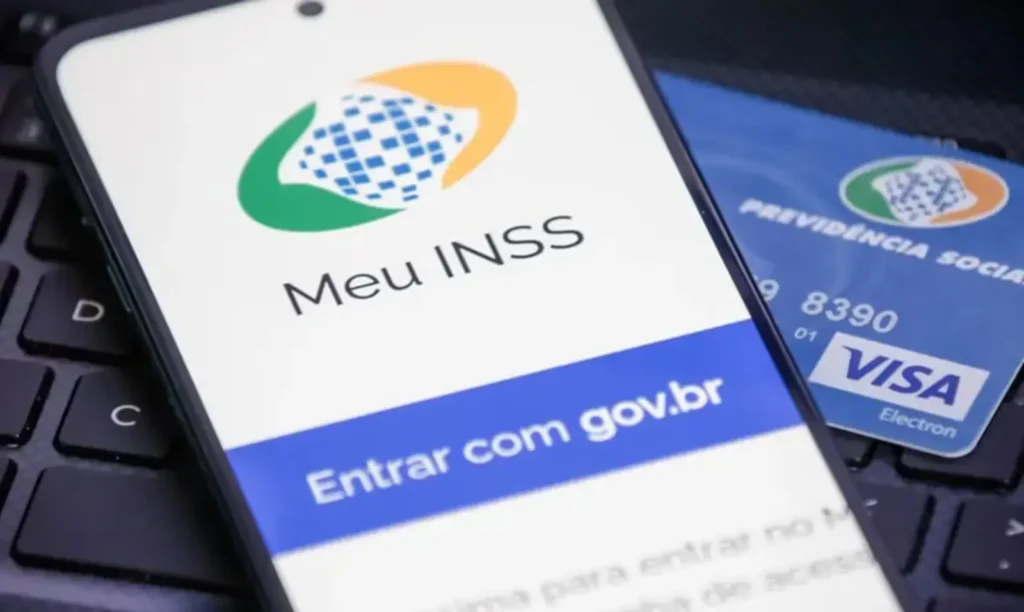 Aposentados do INSS recebem parcela do 13º salário a partir desta sexta; veja calendário