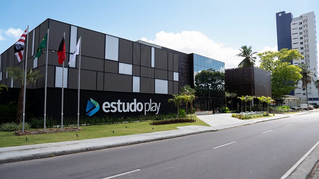 Empresa paraibana leva o Brasil ao Guinness com recorde mundial de correção de redações na rede pública