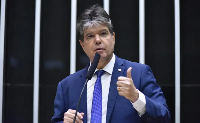 Proposta de Ruy Carneiro para tratar dependência em bets pode avançar com urgência na Câmara