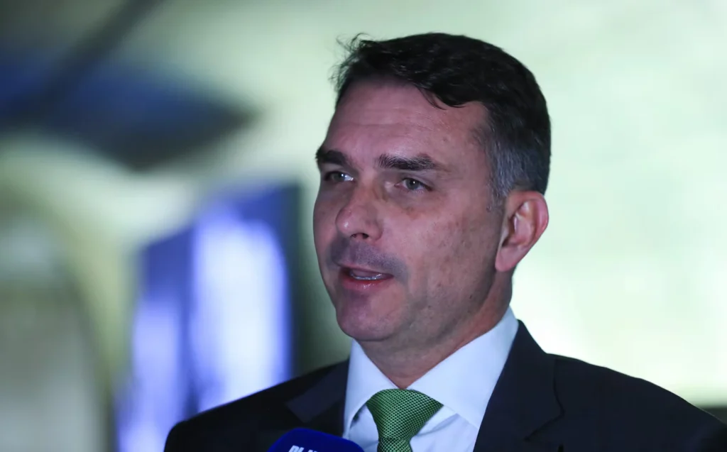 ‘Falta de governabilidade de Lula’, diz Flávio Bolsonaro sobre rejeição de Messias