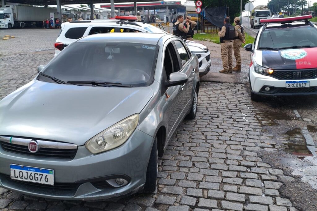 Homem é preso pela PM com carro roubado na BR-101, em João Pessoa