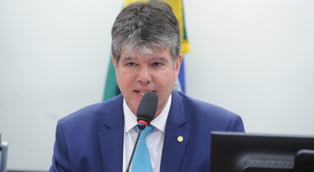 STJ anula processo e condenação de Ruy Carneiro no Caso Desk