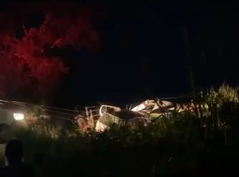 Homem morre após pisar em fio de alta tensão de poste derrubado, em Jacaraú