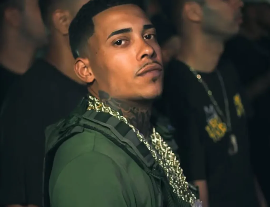 Quem é MC Poze do Rodo, mantido refém em casa durante assalto no RJ