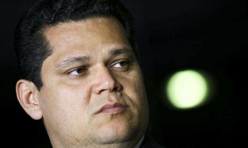 Ausência de Alcolumbre mobiliza governo na reta final da campanha de Messias ao STF
