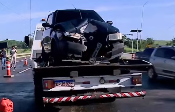 Acidente na BR-101 deixa uma pessoa morta e duas feridas, em Santa Rita