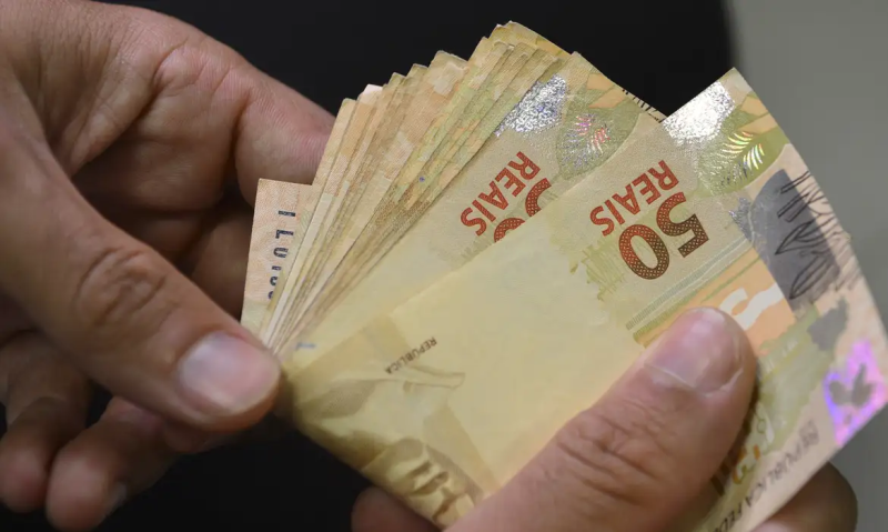 Desenrola 2.0: brasileiros podem procurar bancos a partir desta terça; confira regras