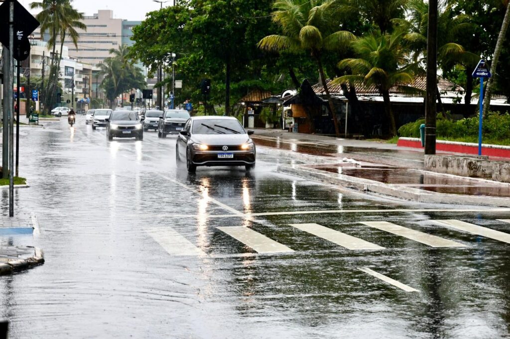 Inmet emite alertas de chuva forte para a Paraíba, com ventos de até 100 km/h