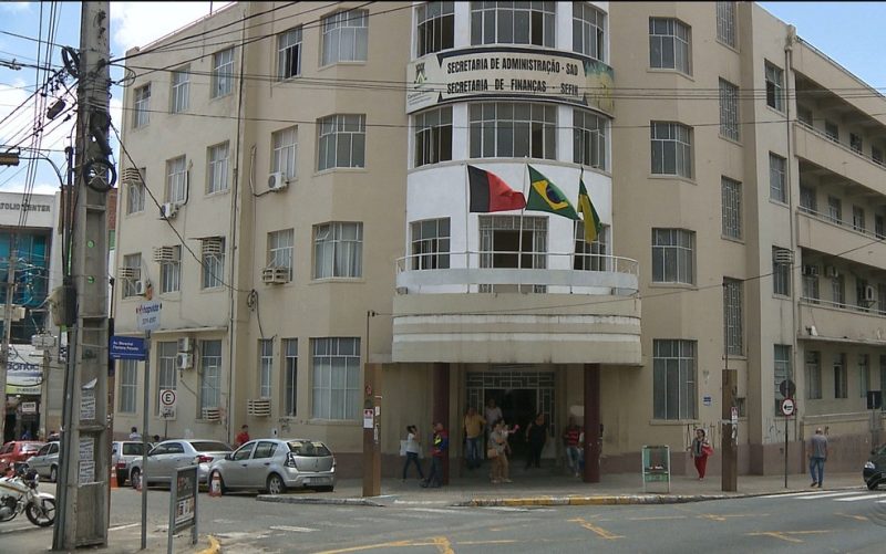 Prefeitura de Campina Grande lança editais de concursos públicos com mil vagas