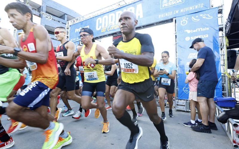 Leo Bezerra destaca que João Pessoa é a capital dos esportes saudáveis durante 3ª Corrida do Consumidor