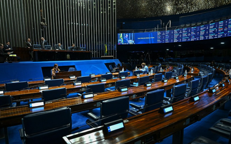 Plenário analisa estágio como experiência profissional nesta terça