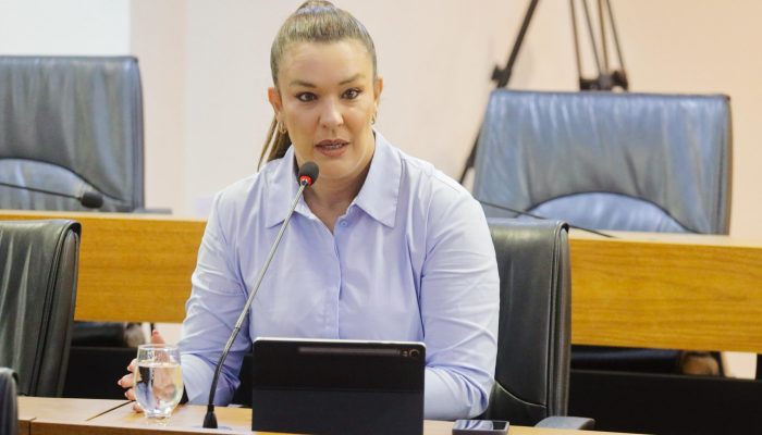 Assembleia aprova projeto de Camila Toscano que reforça segurança nas escolas da Paraíba