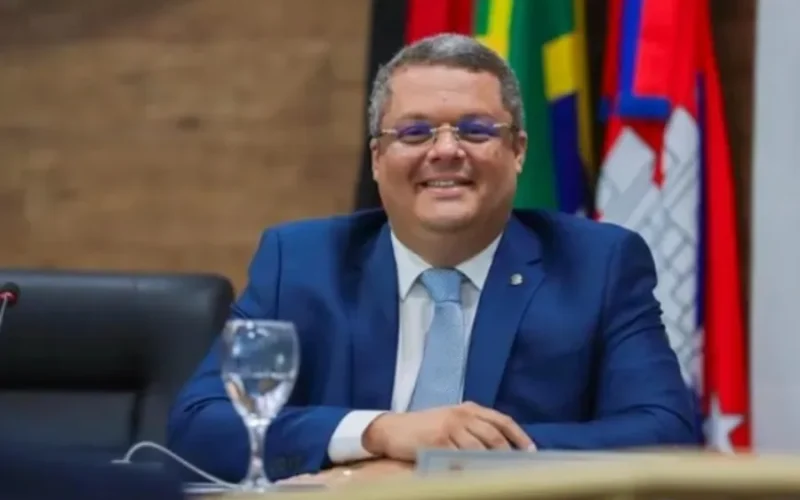 Edvaldo Neto promete baixar IPTU e proibir contratações ligadas ao crime organizado, em Cabedelo