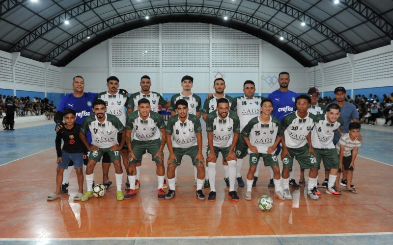 Com homenagem emocionante, Copa Monteirense de futsal é aberta em noite de ginásio lotado