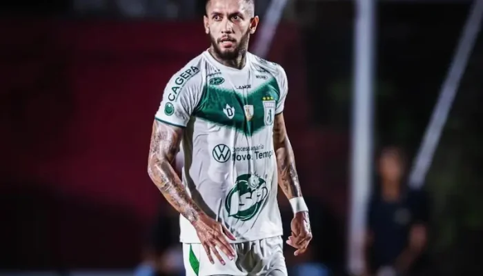 Sousa confirma retornos e baixas para a sequência da temporada