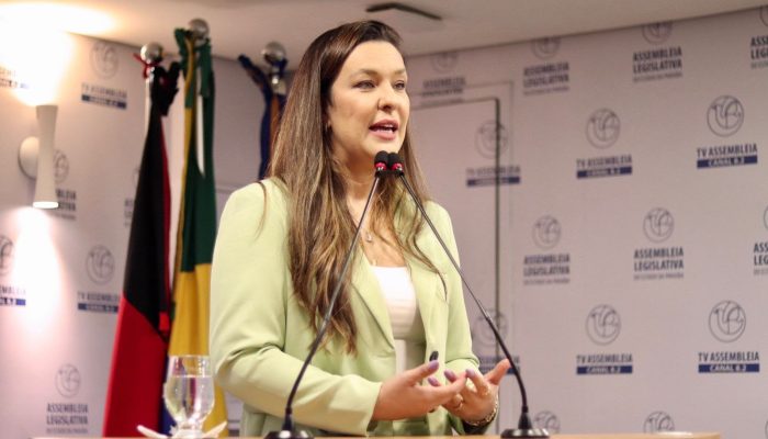 Camila Toscano cobra informações sobre taxas para utilizar Vila Olímpica de Guarabira