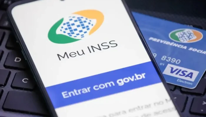 Aposentados do INSS recebem parcela do 13º salário a partir desta sexta; veja calendário