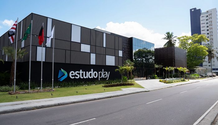 Empresa paraibana leva o Brasil ao Guinness com recorde mundial de correção de redações na rede pública