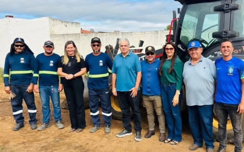 Prefeitura de Monteiro realiza Dia D de Limpeza Urbana no bairro do cemitério