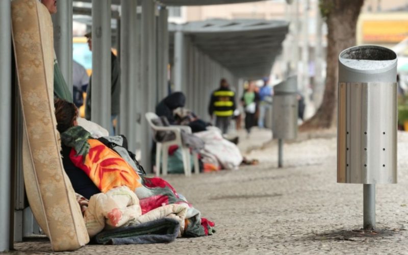 Promulgada lei que cria programa para retorno de pessoas em situação de rua ao estado de origem na Paraíba
