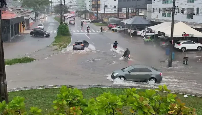 Inmet emite alertas de chuvas intensas para cidades da Paraíba até segunda-feira (13)