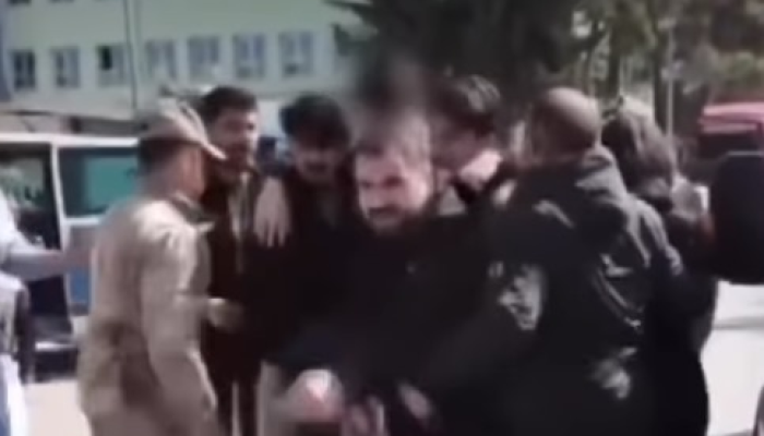 Homem invade escola na Turquia e atira contra estudantes e professores