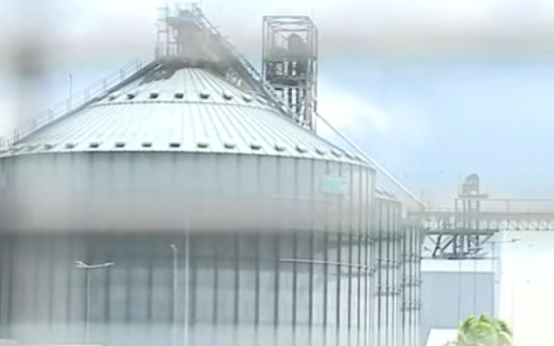Homem morre soterrado em silo de grãos enquanto fazia manutenção, em Cabedelo