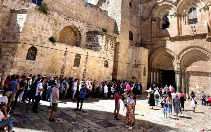Polícia israelense impede cardeal de Jerusalém de celebrar missa na igreja do Santo Sepulcro