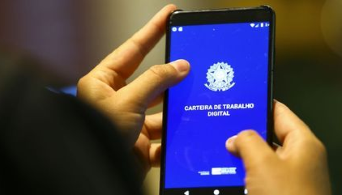 Número de trabalhadores informais recua no primeiro trimestre deste ano