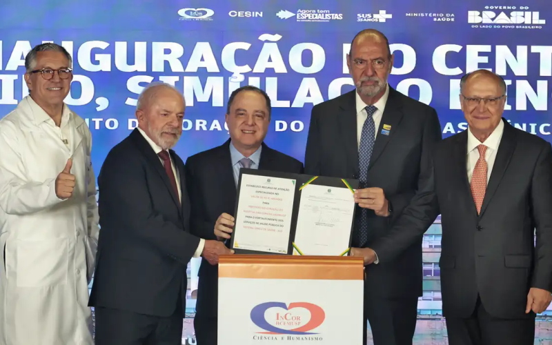 Lula sanciona lei do marco regulatório da vacina contra o câncer