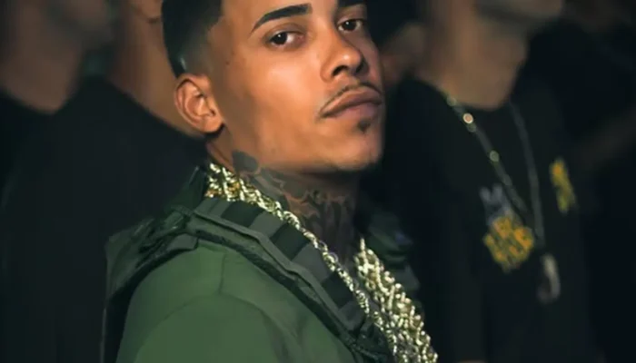 Quem é MC Poze do Rodo, mantido refém em casa durante assalto no RJ