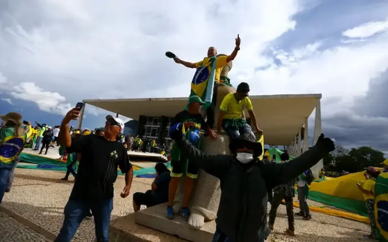 Governistas citam risco de redução de penas para manter veto de Lula à dosimetria