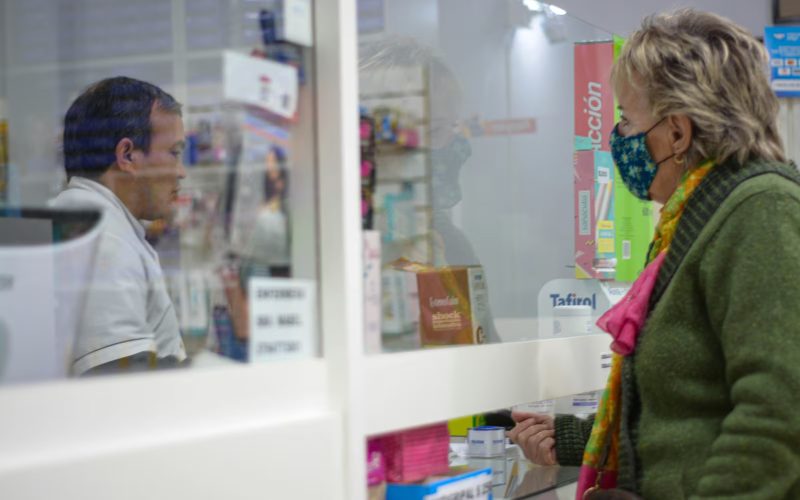 Reino Unido está a ‘semanas’ de escassez de medicamentos devido à guerra no Irã; entenda