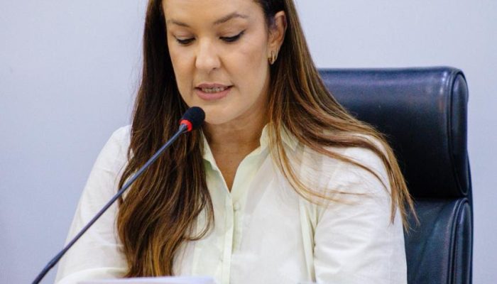 Governista admite falta de orçamento na Vila Olímpica de Guarabira e Camila questiona por que inauguraram