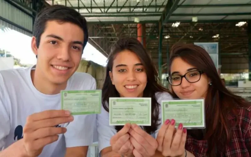 TSE registra queda no eleitorado de 16 e 17 anos após pico em 2022