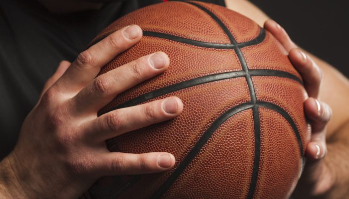 Unifacisa lança projeto social com aulas gratuitas de basquete para jovens de escolas públicas