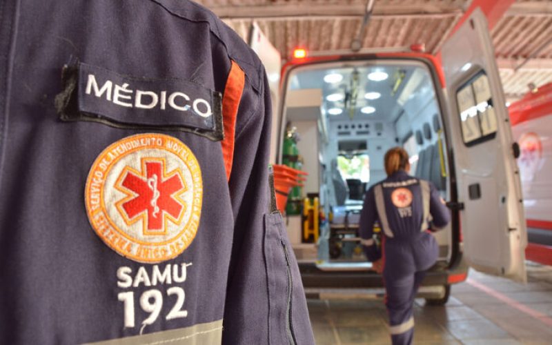 Recém-nascido é regatado após ser abandonado entre muros no Litoral da Paraíba