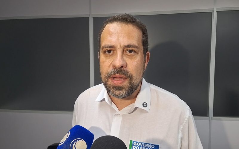 Guilherme Boulos comemora avanço do fim da escala 6 x 1: ‘Aumenta a produtividade’