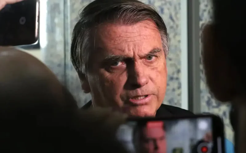 Bolsonaro recebe alta hospitalar após passar por cirurgia no ombro