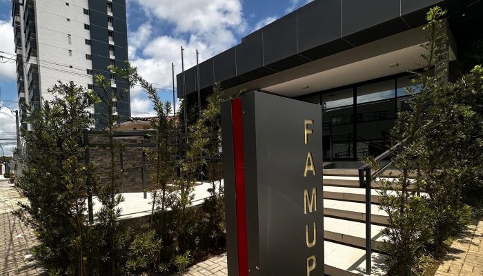 Famup e Movimento Mulheres Municipalistas repudiam ataques misóginos e etaristas contra Léa Toscano