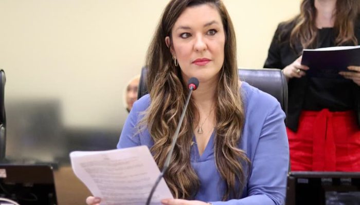 Camila Toscano se filia ao MDB e confirma candidatura à reeleição para deputada estadual