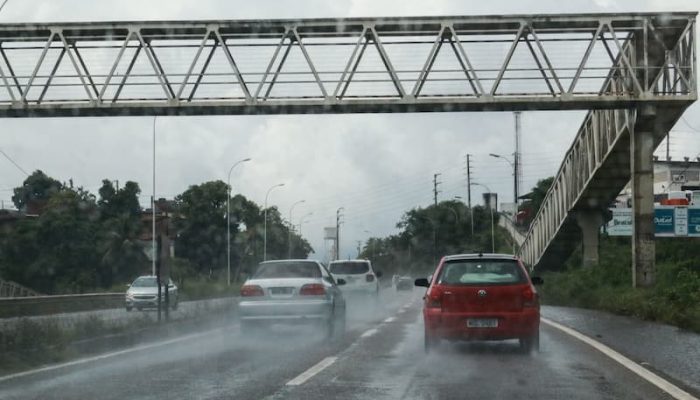 Inmet alerta para chuvas intensas na Paraíba no feriado de Tiradentes
