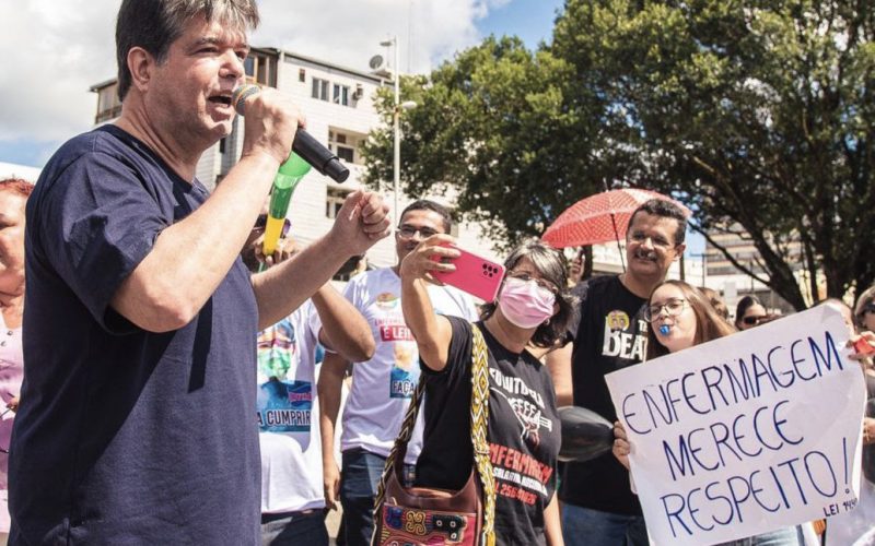 Ruy intensifica luta por reajuste anual e jornada justa da enfermagem no Dia Internacional da Categoria