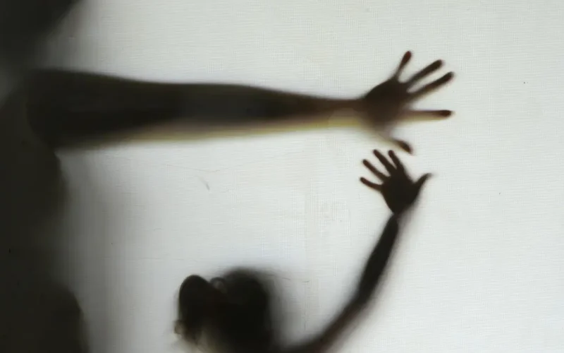 Homem é preso em flagrante após agredir esposa com chave de fenda, no Sertão Paraibano