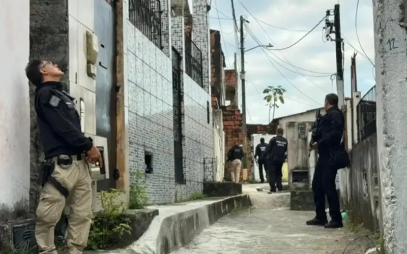 41% dos brasileiros dizem viver na presença de facções criminosas